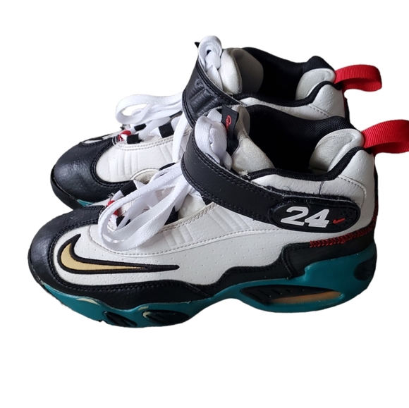 Nike Other - Nike 24 Boys Sneakers. Sz.2Y.